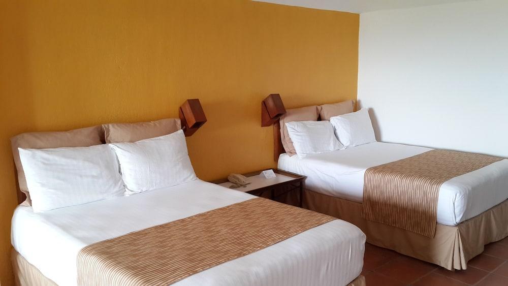 Hotel Real De Chapala Ajijic Zewnętrze zdjęcie